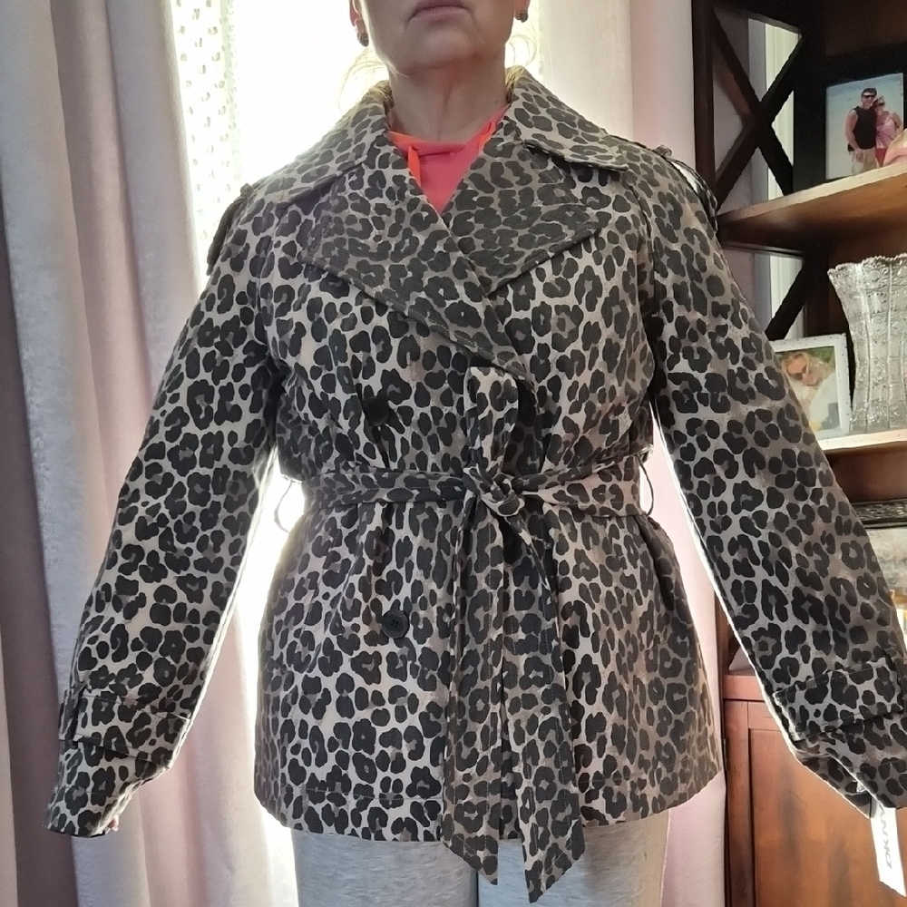 NWT DKNY Leopard-Print Belted Trench Coat in Grey and Black PTP 23,5 LENTH 28